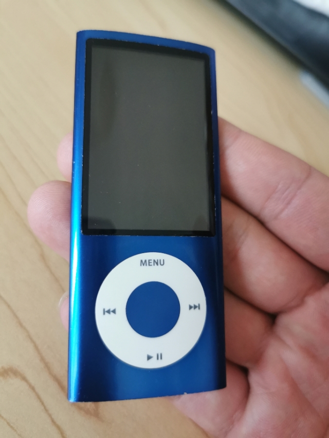 11年前的iPod*放播**器:nano5