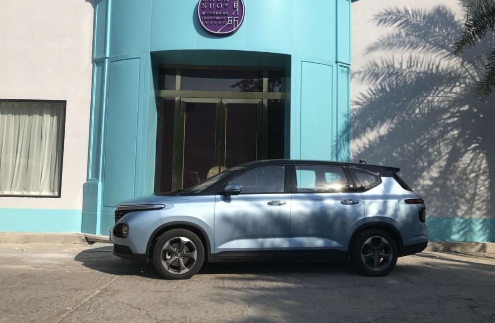 油耗不到3毛5售价不足7万,车长超4.7米起售价不到8万元