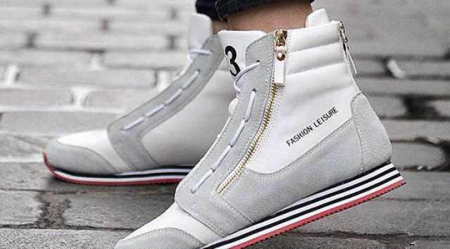 女孩崴到脚了怎么办,女孩脚崴伤