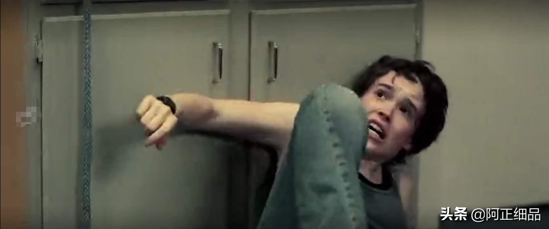 未成年少女约见网友中年大叔，拿手术刀挥向大叔*体下**