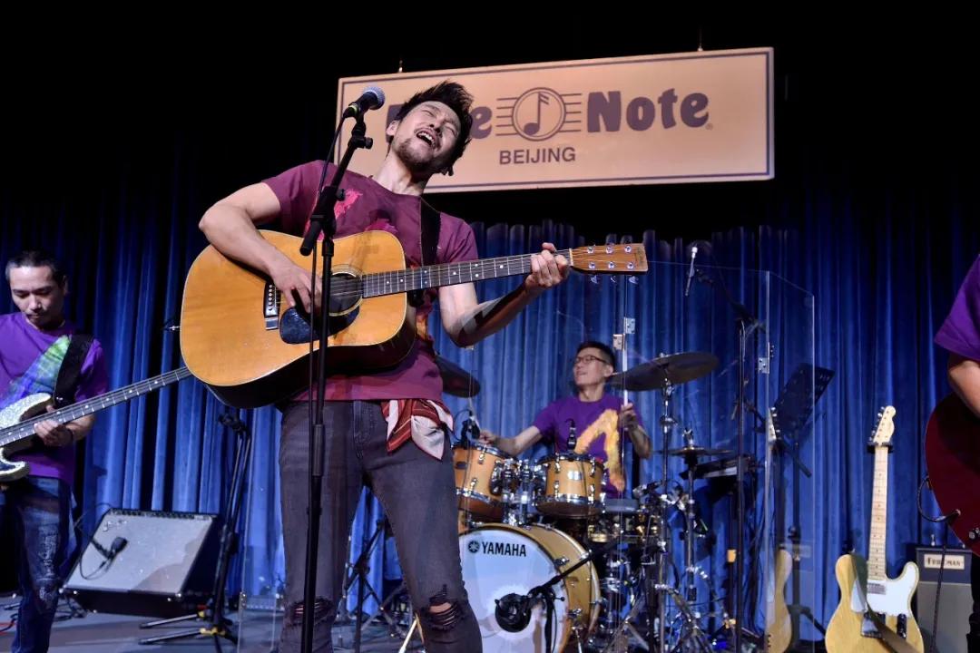 春见满江红,又见贺兰满江红