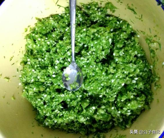 立秋后,见到这个一定得买,做成酱能保存1年,小孩子吃对眼睛好