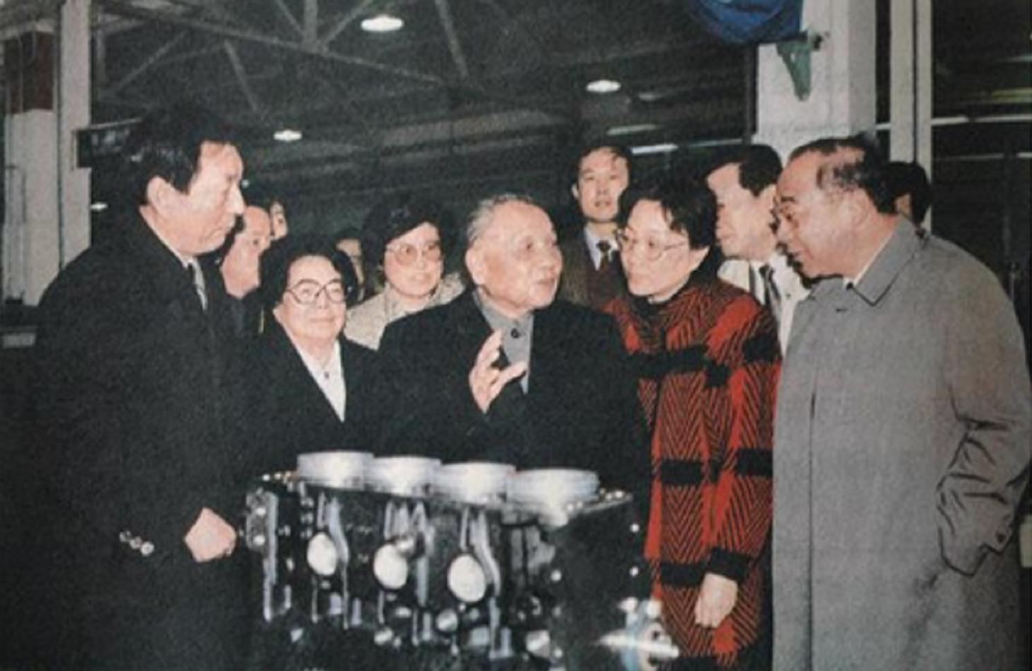 2000年*镕基朱**：我卸任后，人民能说一句，我是清官，我就很满意了