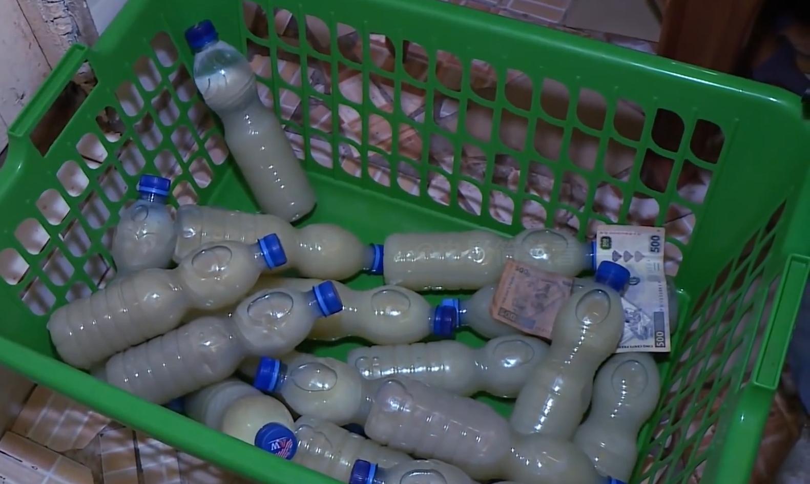 非洲“神医”，把柠檬汁兑汽油当药卖，100一瓶一年狂赚几千万