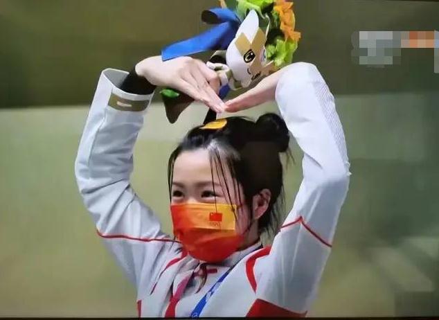 杨倩回清华大学视频,马龙杨倩苏炳添焦点访谈