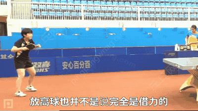 高手杀球慢动作,国手教你如何勾手发球