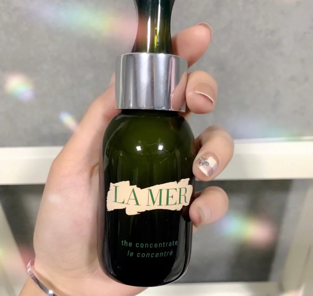 赫莲娜美白淡斑跟pola淡斑,赫莲娜和pola哪个适合混油皮