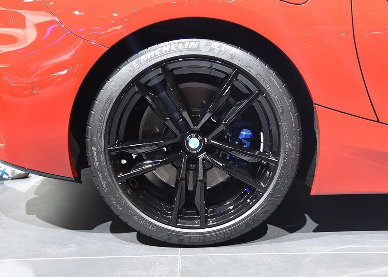 保时捷718和宝马z4哪个好,最便宜宝马两座跑车