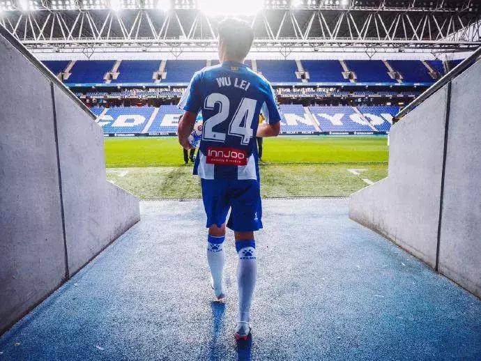 武磊失单刀无缘进球,武磊连续三场首发难阻失利