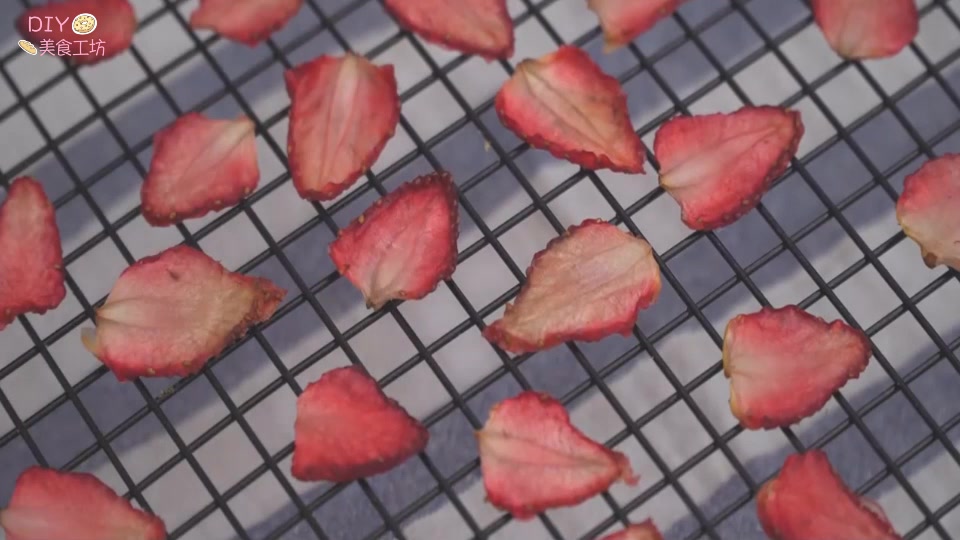 干草莓巧克力怎么做,草莓巧克力零食