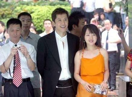 被捅三刀的明星,毛宁回应丑闻事件