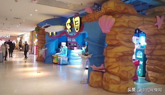 洛阳4岁娃游乐场摔破眼皮缝14针游乐场：监护人有责任