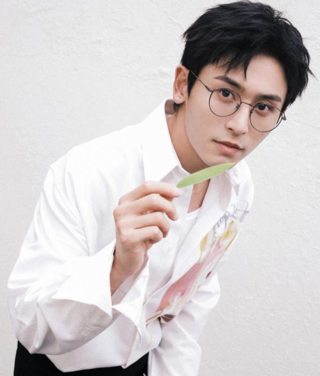 朱一龙深夜探访,朱一龙真诚发声