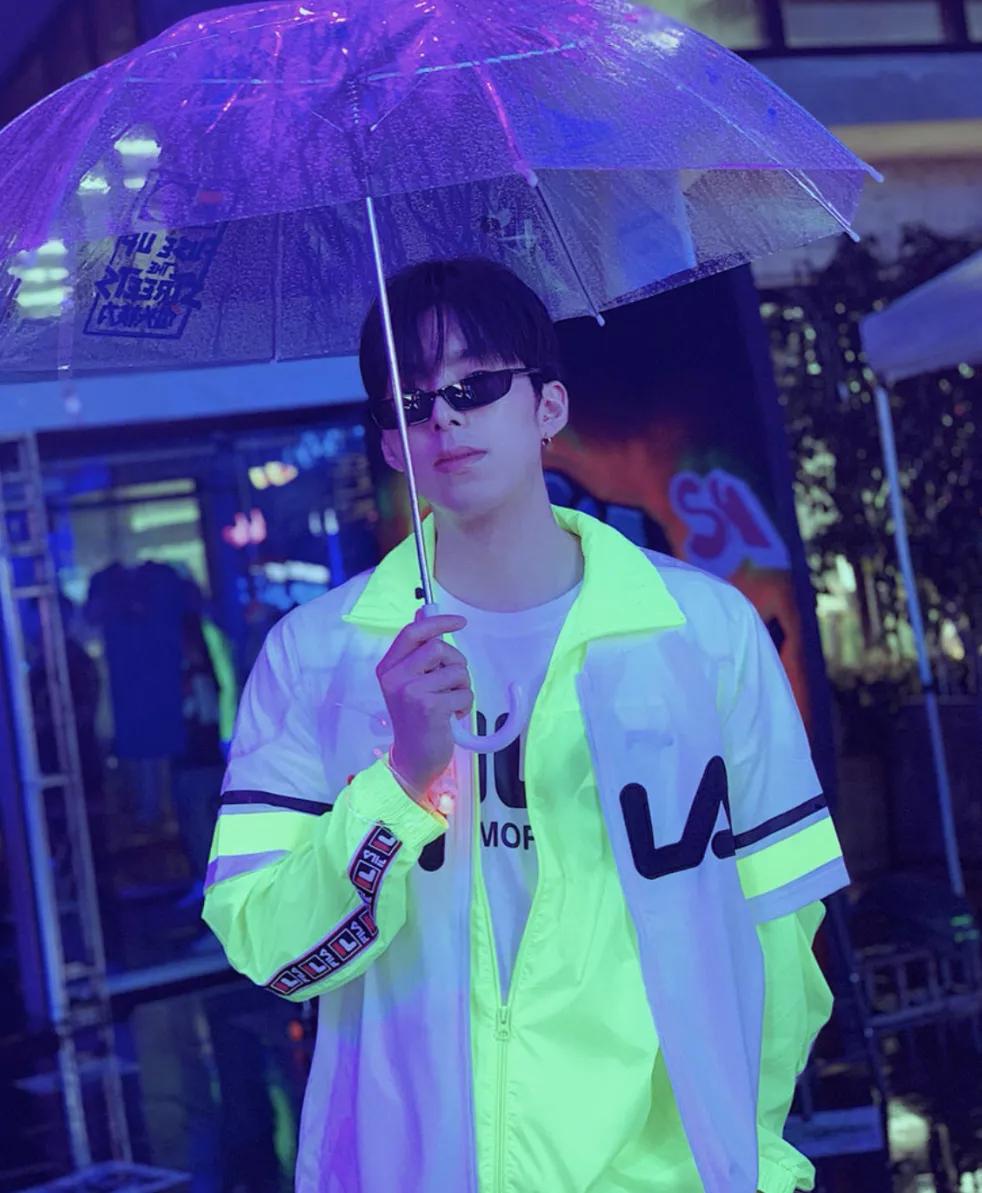 最近很流行的眼镜,最近特别流行的眼镜