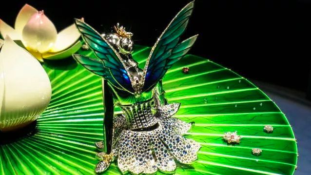 珠宝能在身上动？不稀奇，几百年前就有了