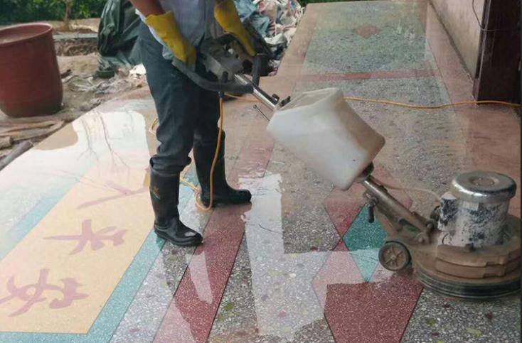 水磨石翻新水磨石固化抛光费用,抛光水磨石好还是普通水磨石好