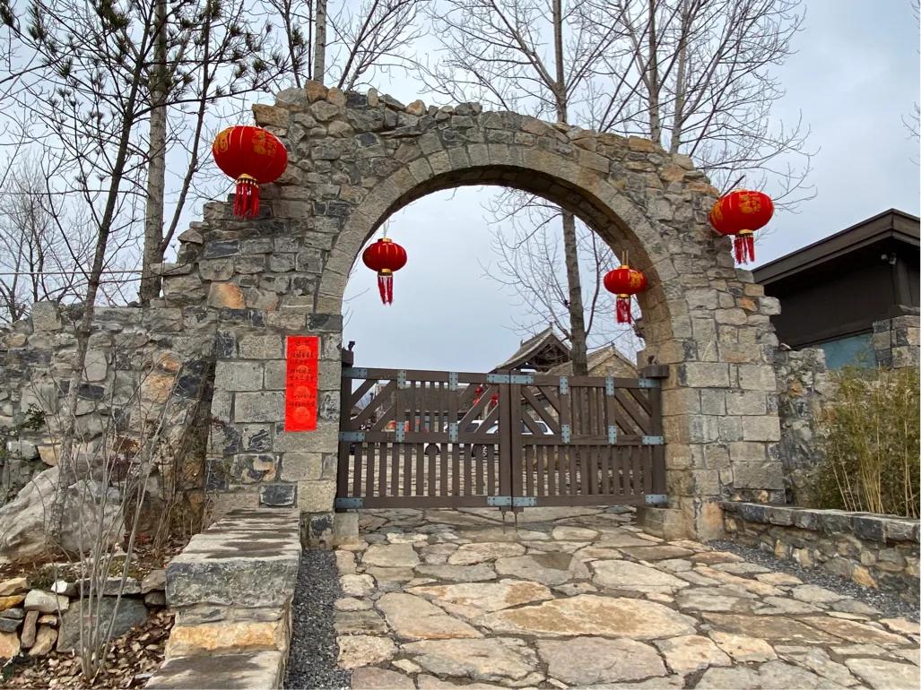 【初三】14、墙外看太行山中"云上的院子"依然很美