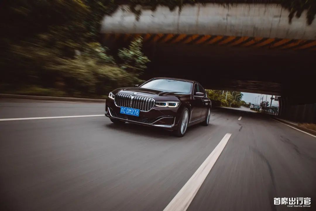 一台宝马740,一辆宝马740