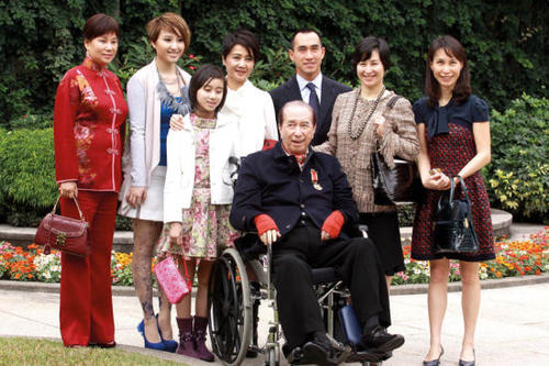 何猷君赌王最新消息,赌王去世陈百强热搜