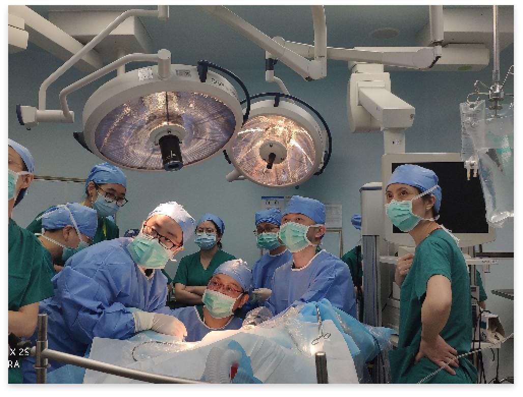 4名医生接力手术12小时接上断掌,四名医生接力手术12小时