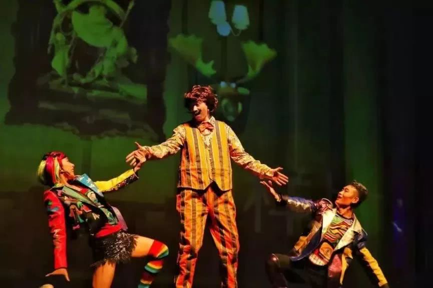 我的爸爸也是超级英雄！亲子剧《恐龙老爸》震撼登陆南京