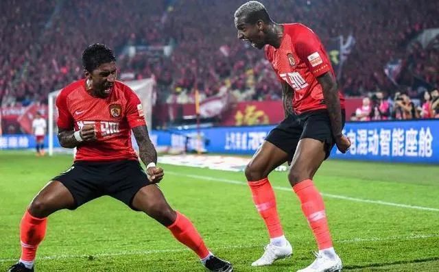 别睡啦,快醒醒,起来看中超啦