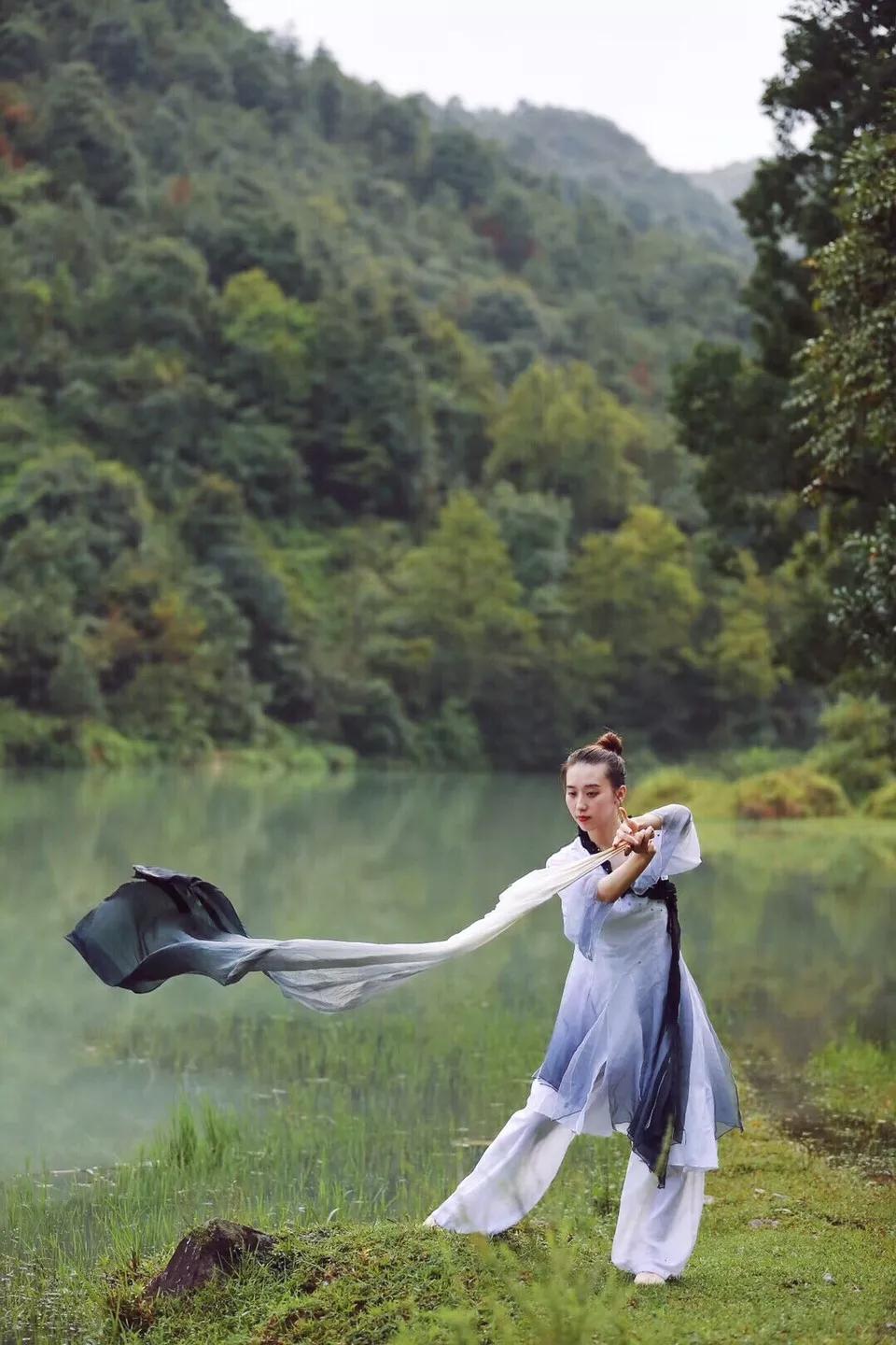 雅漾第几步护肤,雅漾去红产品