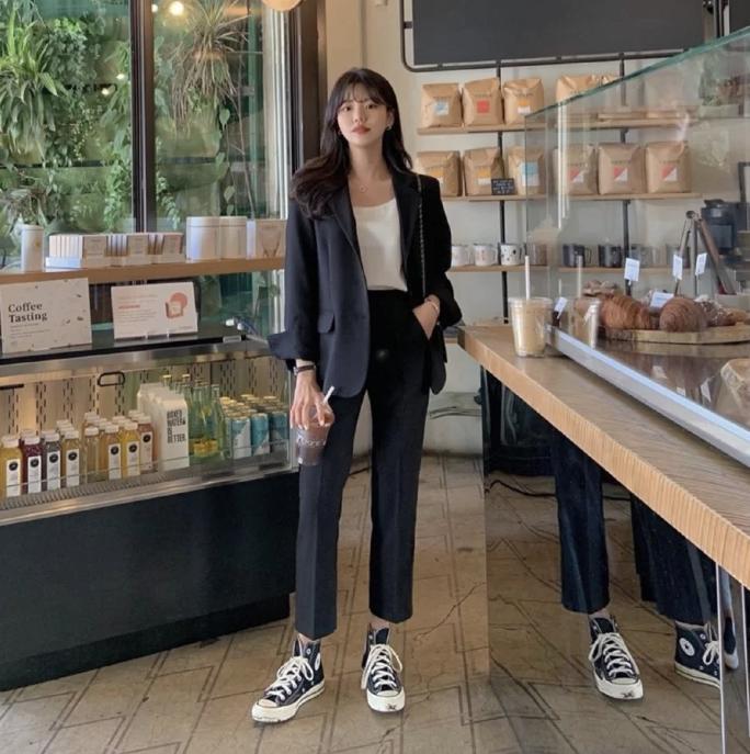 小白鞋来一双穿起来时尚又潮流,初春鞋子气质