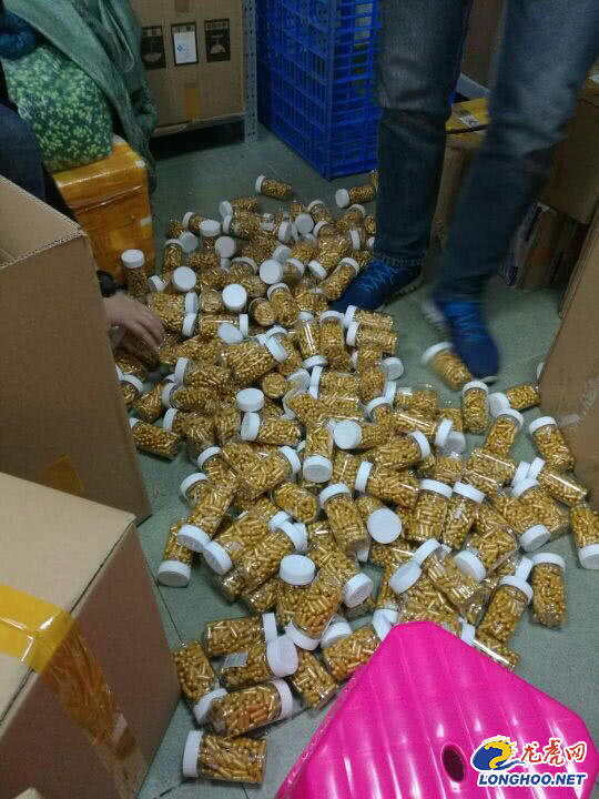 警方破获假化肥涉案金额2800万,朝阳假肥销售查获