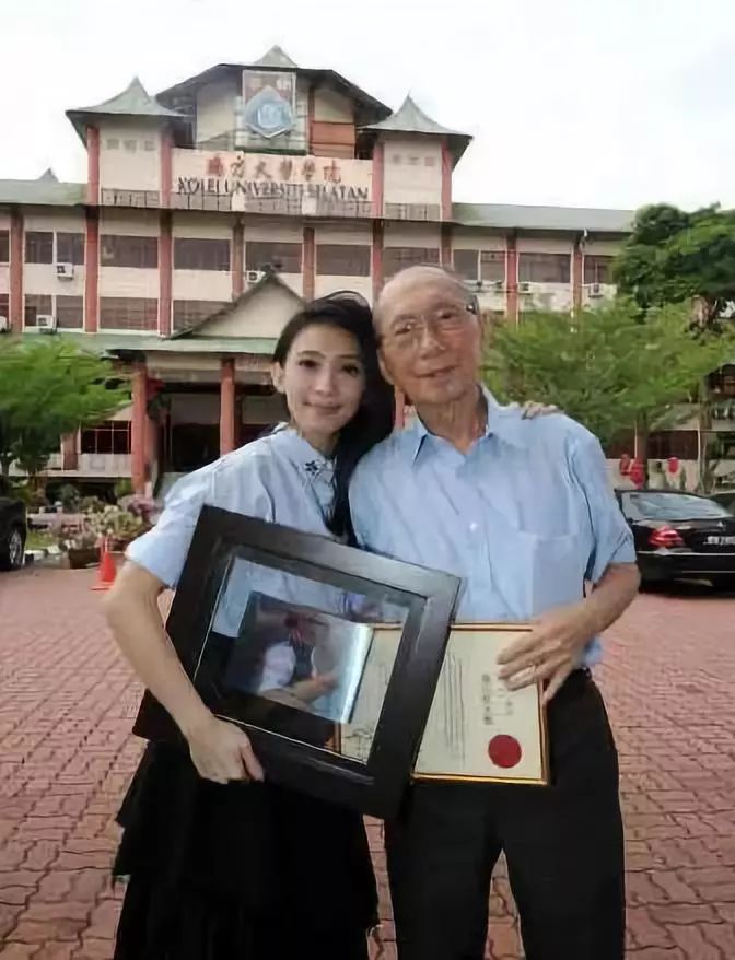 戴佩妮十大金曲合集,戴佩妮金曲奖封后