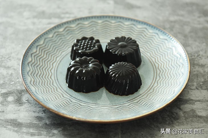 清热解毒龟苓膏的家常做法,龟苓膏做什么好吃