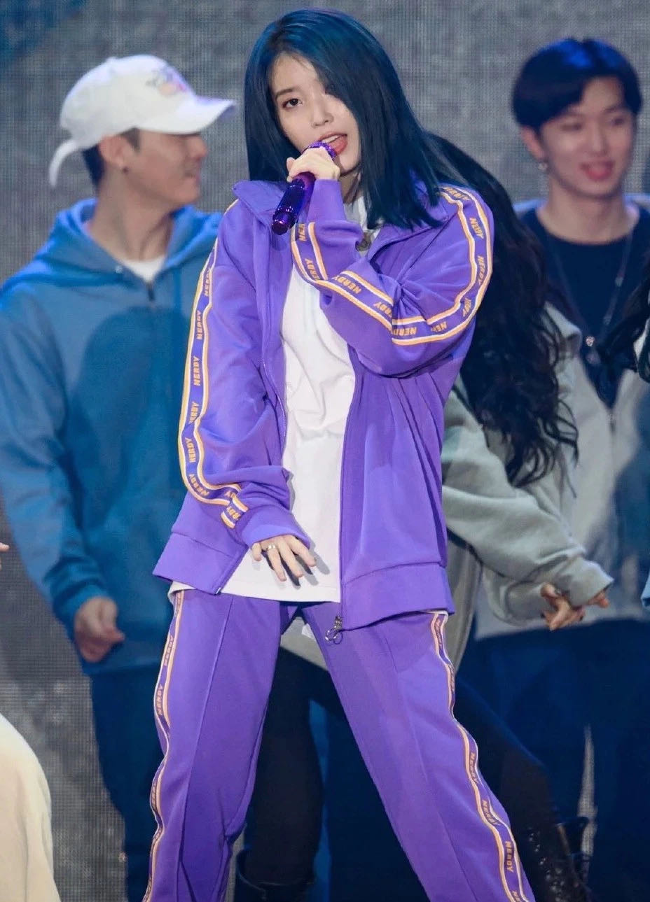 别再穿老土的运动装了,好看又好穿的运动风