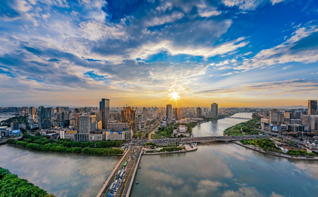 浙江这个城市发展好吗,浙江南部宜居的小城
