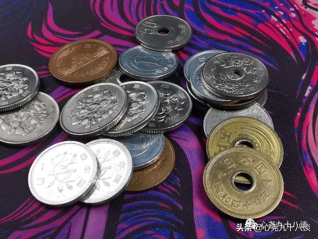 晚风还新,时光未老,每一枚硬币都是来过的见证,致敬逝去的岁月