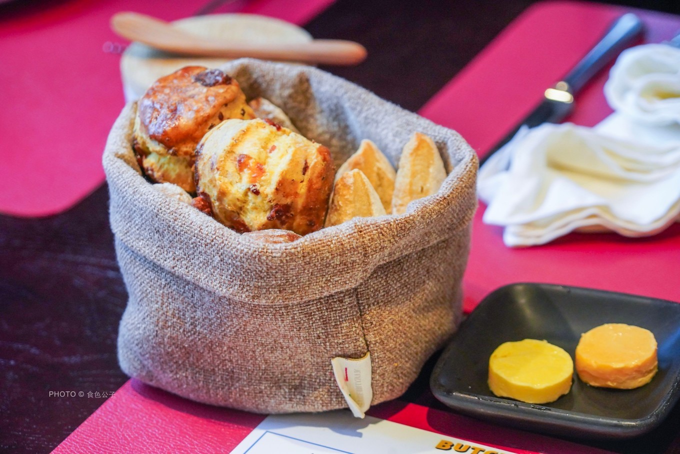 邮轮像海上养猪场,海上养猪场不负盛名