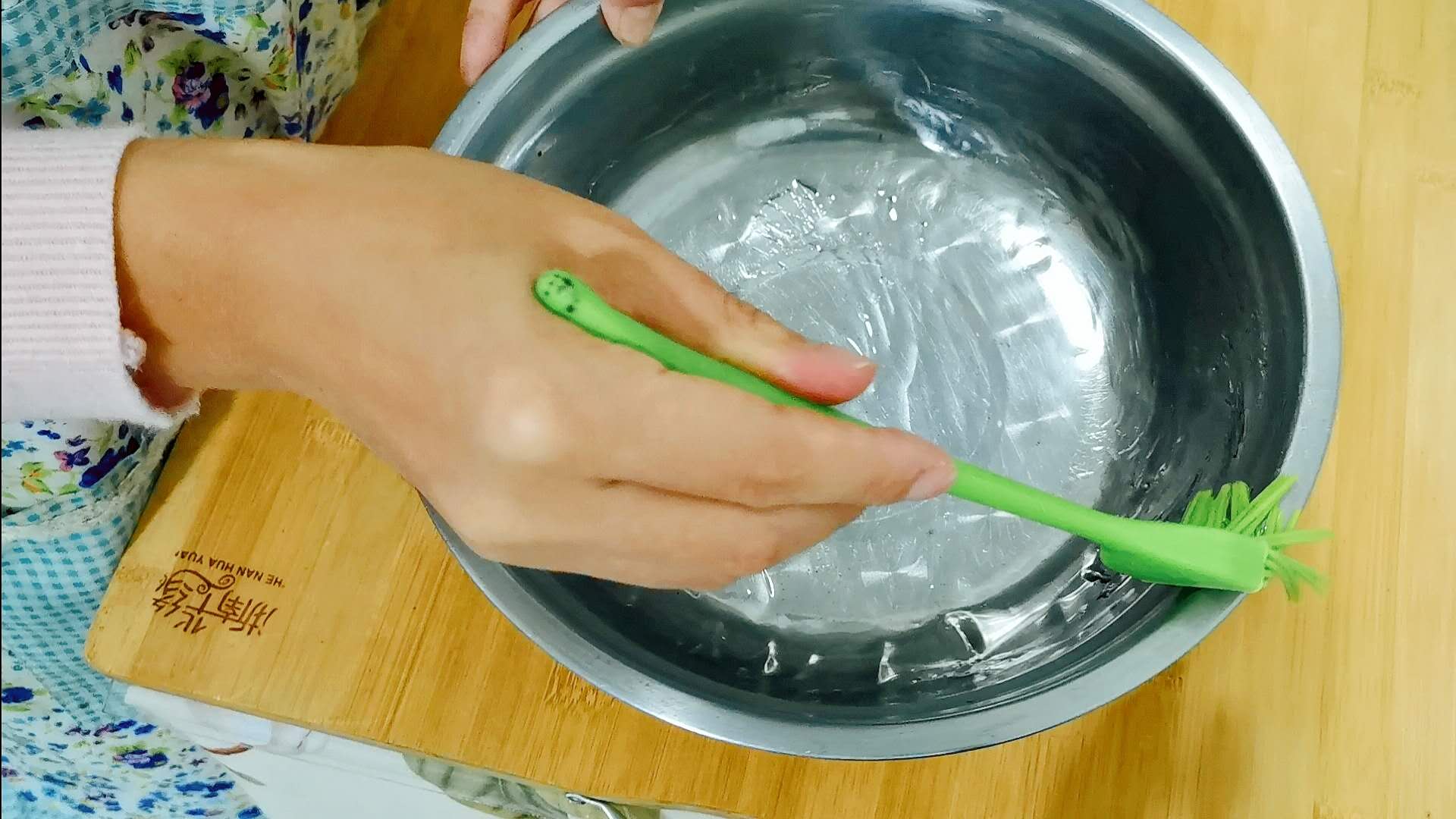 简单又好做不用微波炉的蛋糕,烤箱蛋糕的家常做法不需要打蛋器