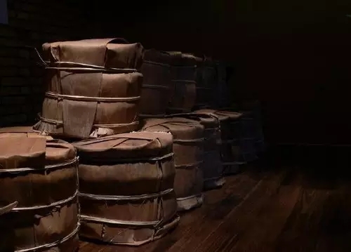 普洱七子饼是红茶系列吗,普洱茶饼叫七子饼