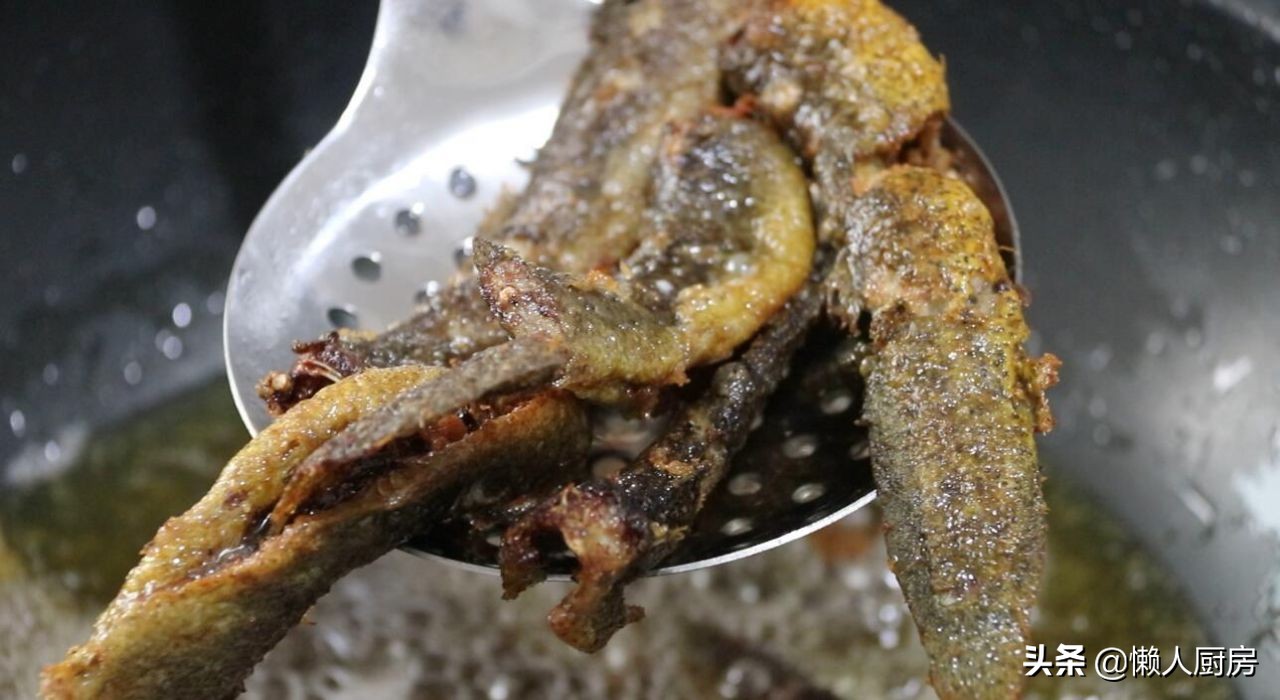 红烧泥鳅不放辣椒的家常做法视频,不放辣椒教你泥鳅鱼怎样烧才好吃