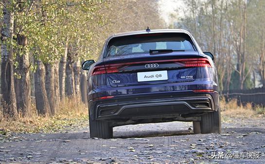 奥迪q855tfsi臻选动感型试驾,沉浸式体验24款奥迪q8臻选动感型