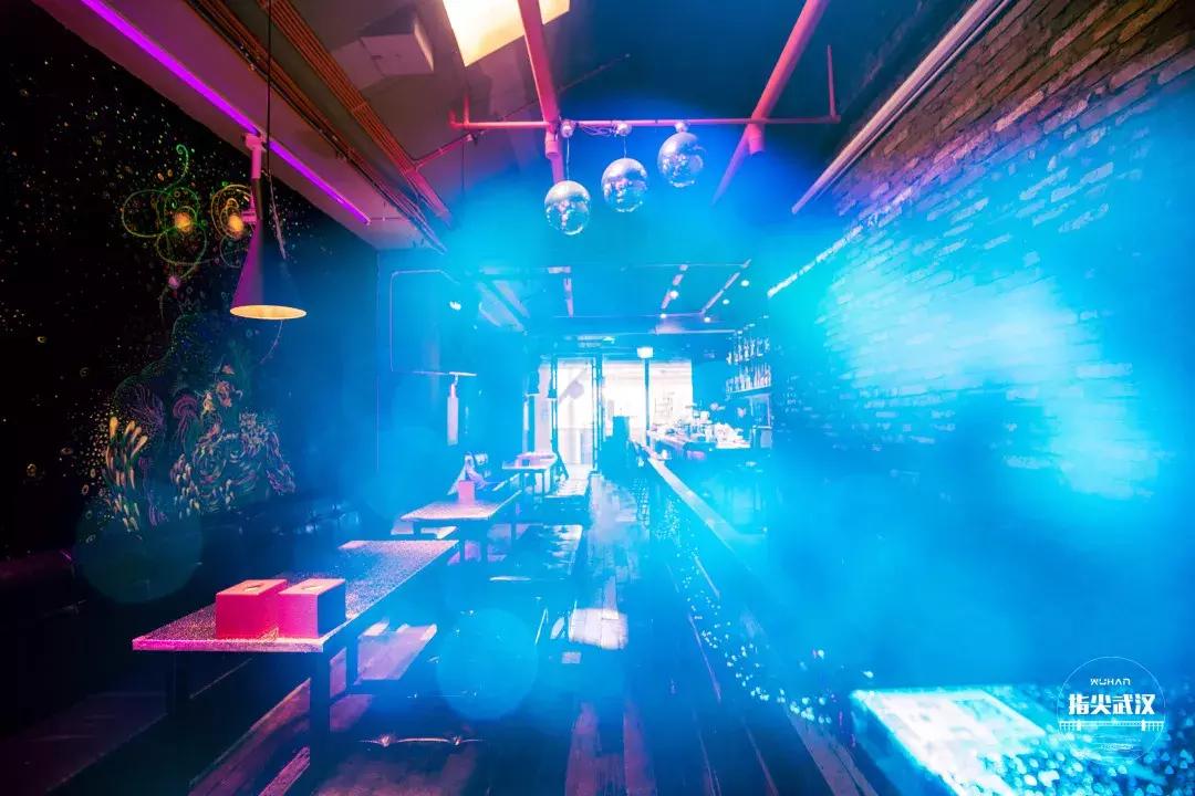 冬天不喝酒就像青春喂了狗，武汉冬日酒吧指南是时候安排了