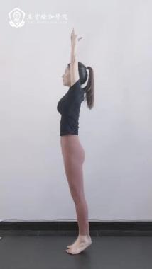 求实瑜伽丨这组瑜伽体式帮助女性拉伸经络，调理内分泌，改善体态