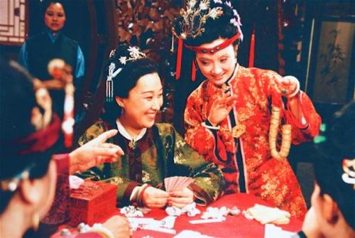 薛蟠出门经商宝钗让谁住进大观园,薛蟠给林黛玉配药是真的吗