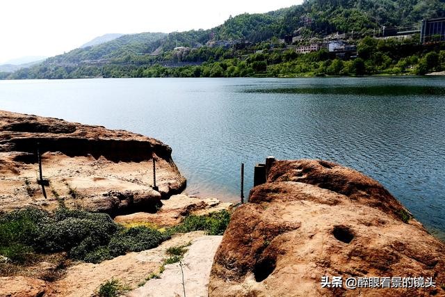 石泉汉江三峡景区最近风景,石泉红石包图片大全