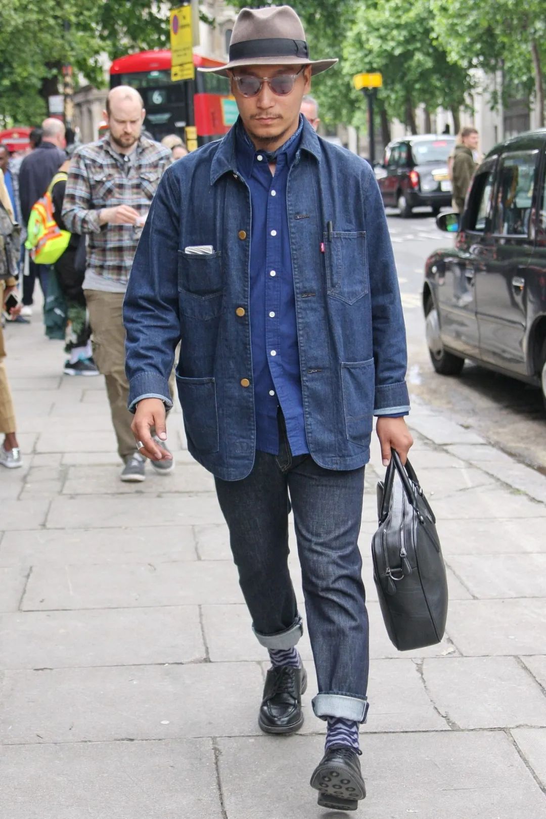 男生牛仔裤不洗,十年不洗牛仔裤