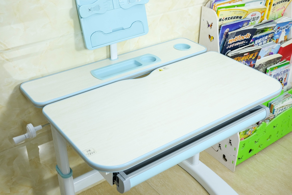 儿童简易爱果乐学习桌椅,爱果乐萌芽椅怎么样