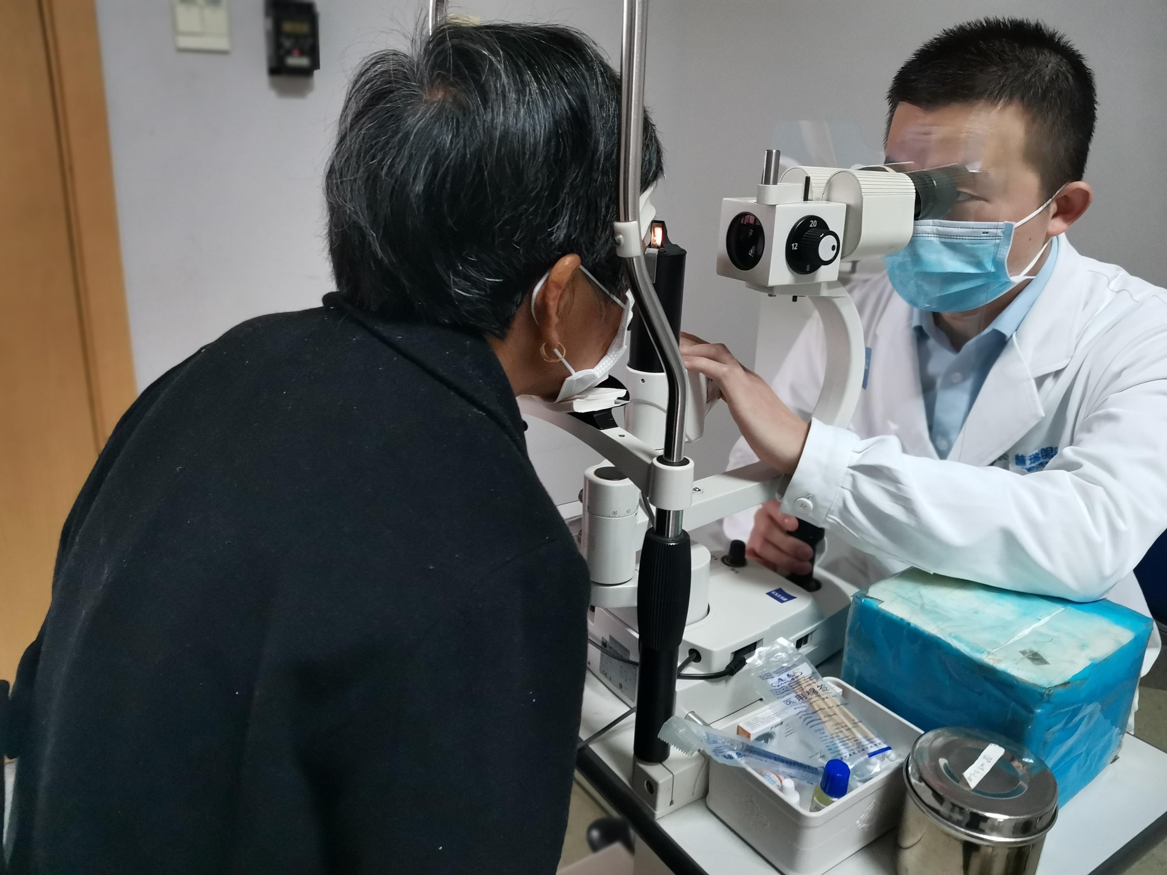 泪囊炎眼角有硬块出脓是什么原因,慢性泪囊炎急性恶化