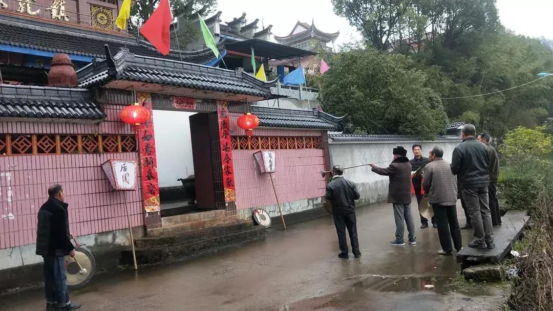 龙灯什么时候开始玩的,今年的龙灯为什么这么多