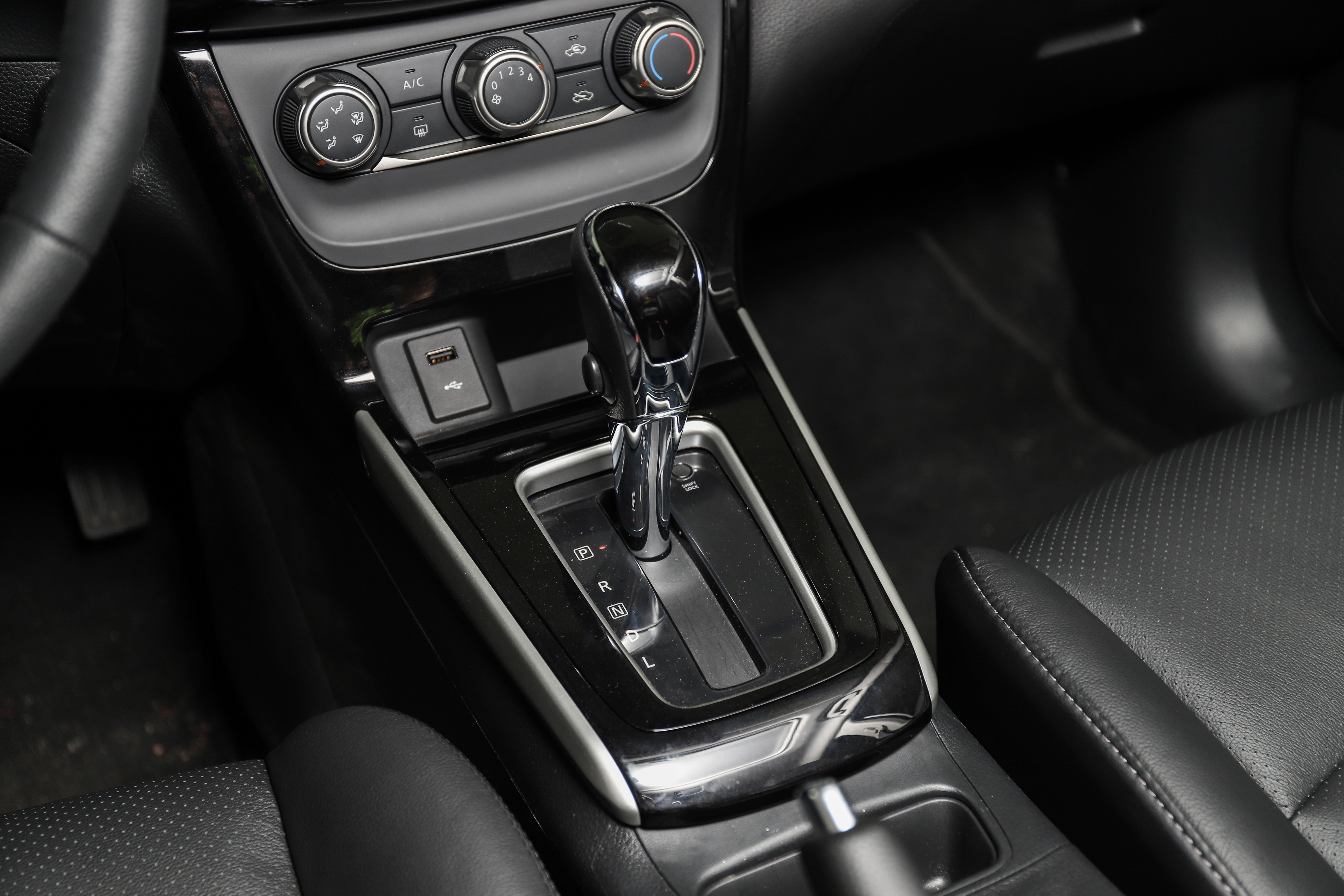 最新款日产轩逸经典款,日产轩逸2022款经典舒适版落地价