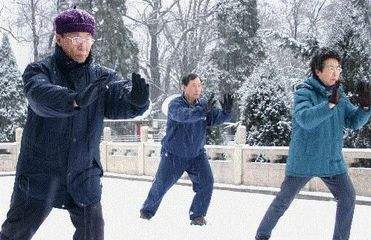 小雪节气养生，营养师教你生吃萝卜熟吃梨，化痰止咳除掉“内火”