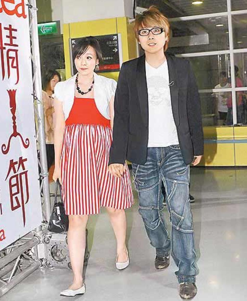 吴佩慈四年生了几个孩子,吴佩慈6年生4胎依然嫁不进